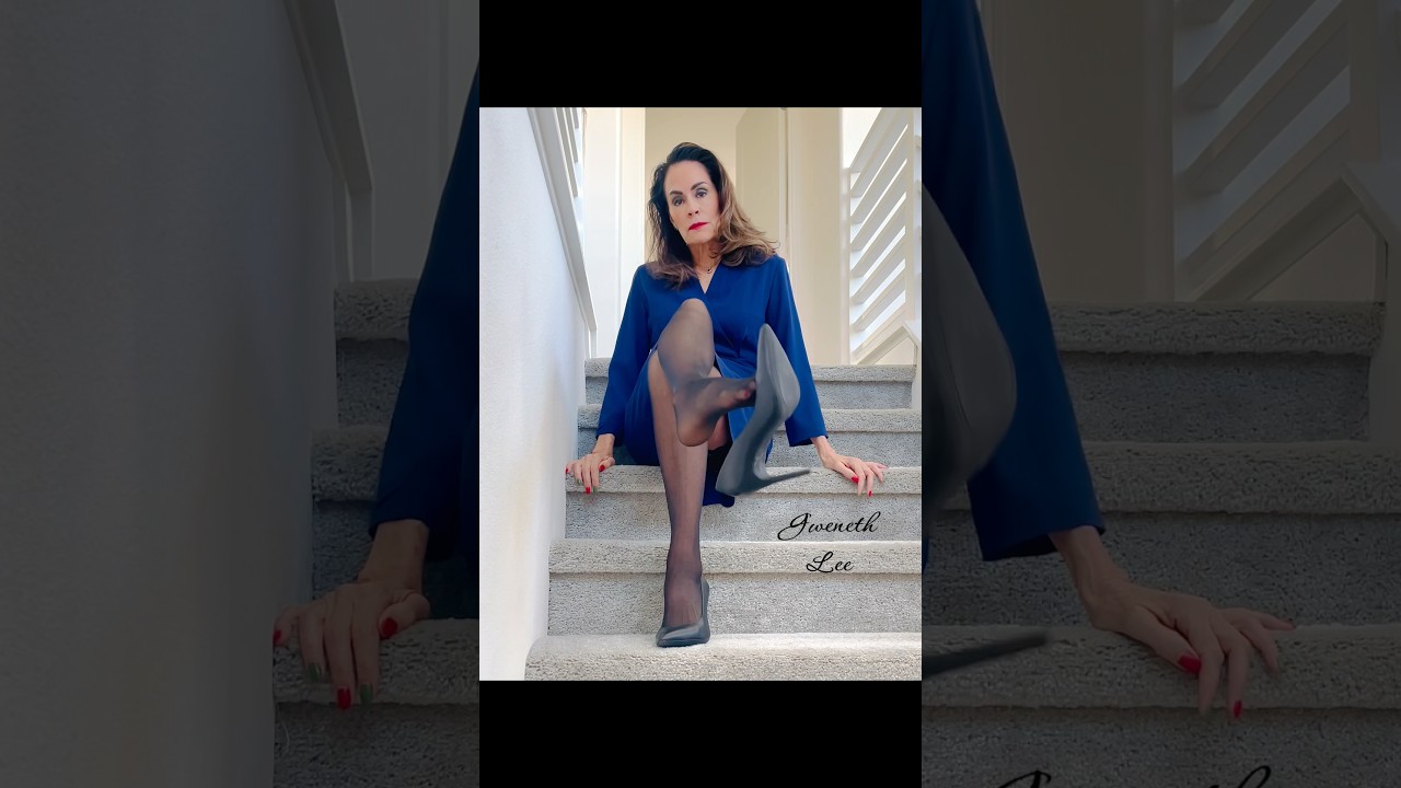 Boss Lady Shoe Dangling w/Stocking Soles