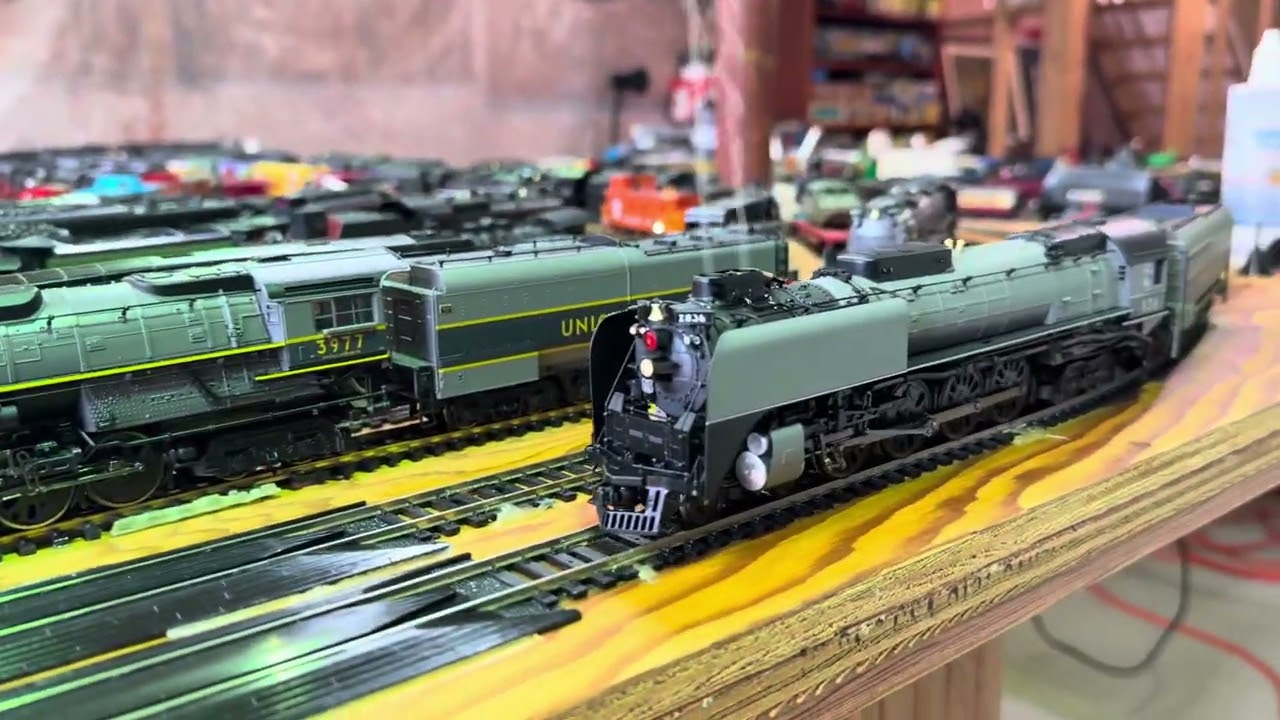 BLI FEF UP Steam Engine Greyhound Paint Scheme with Steaming Whistle
