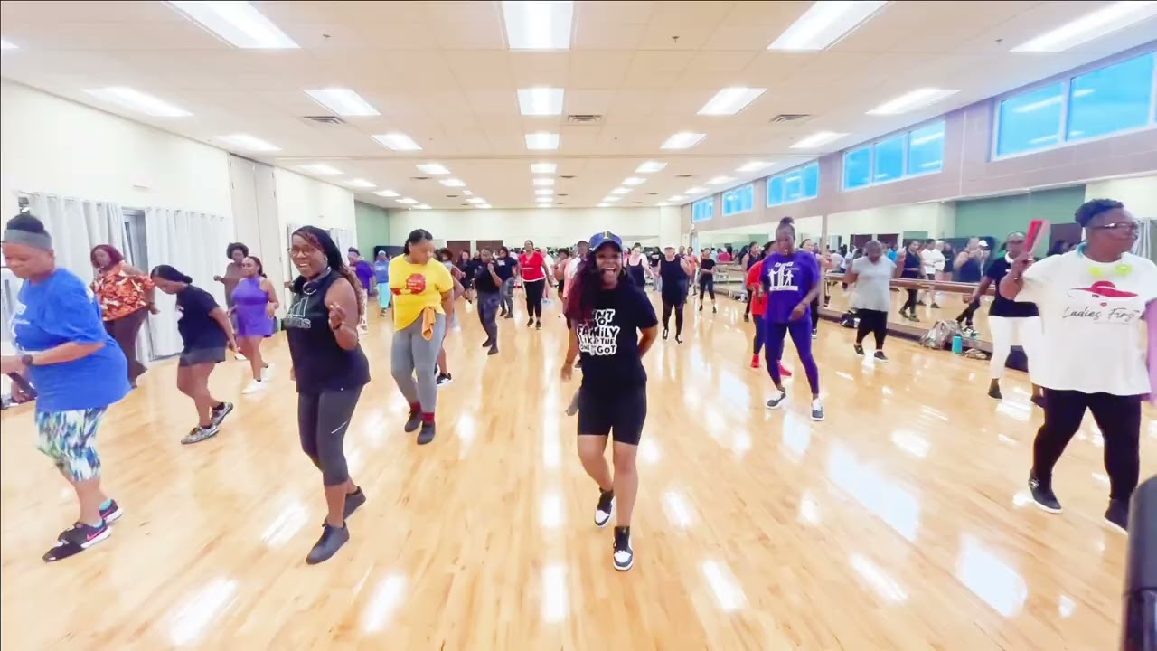 Whoomp There It Is!!!  (Beginner Line Dance)