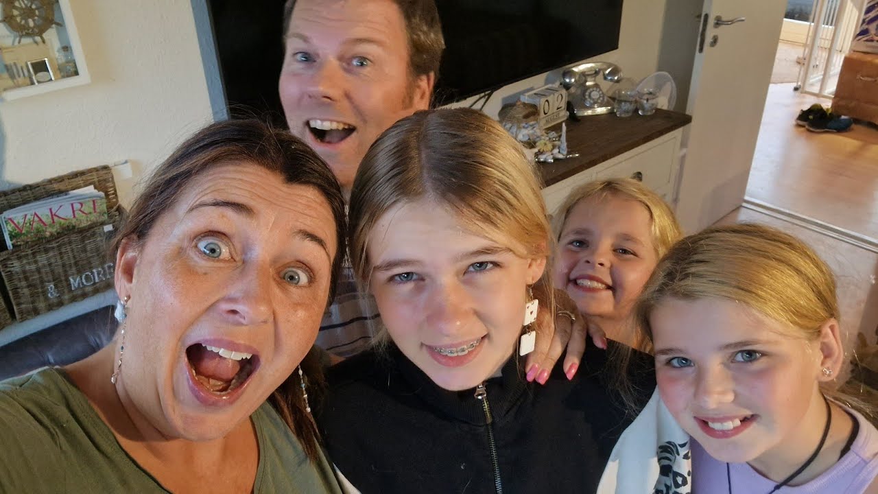 MALLE & FIA TAGER PLUDSELIG PÅ SOMMERFERIE😁
