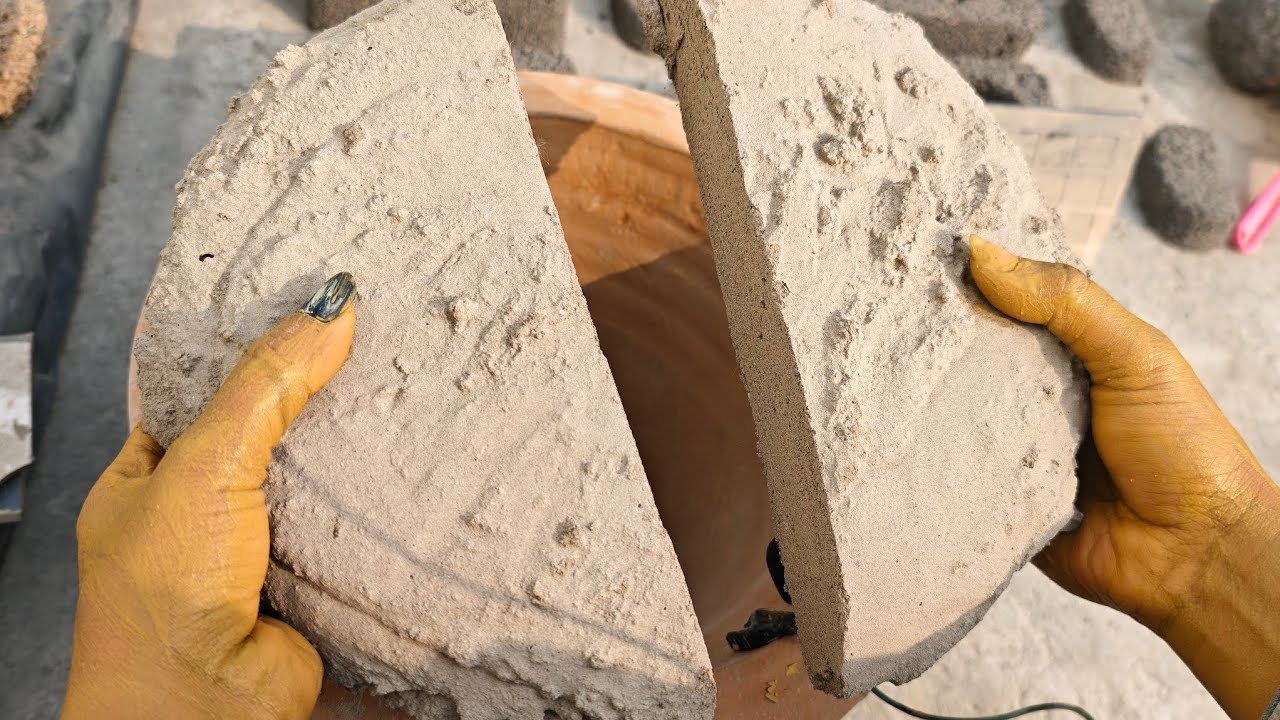 Bombastic toofani chat wala mud dirt crumbl in Claypot dusty dry #purecement #clay #asmrsounds #mud