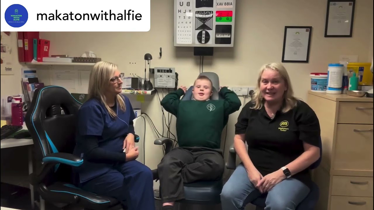 Makaton for ‘OPTICIAN’ 👁️👁️