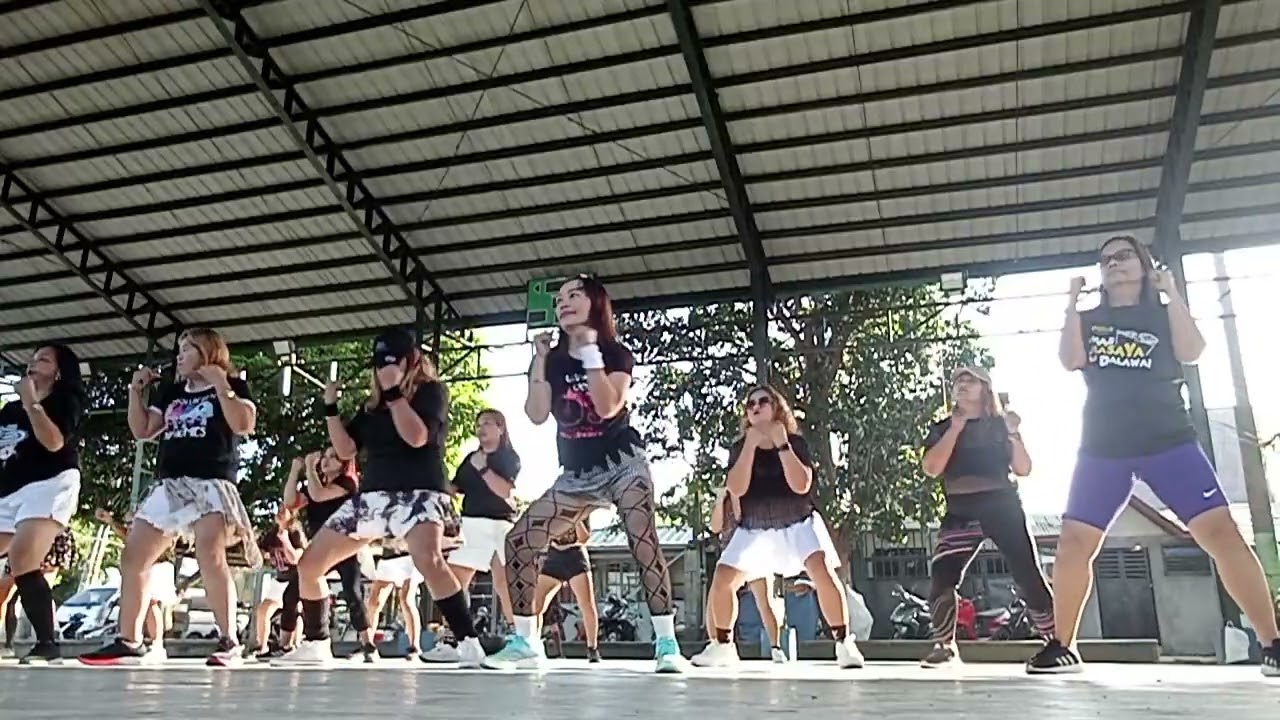 Zumba Momshies Dance Workout by Zin Phillip 01/23/26