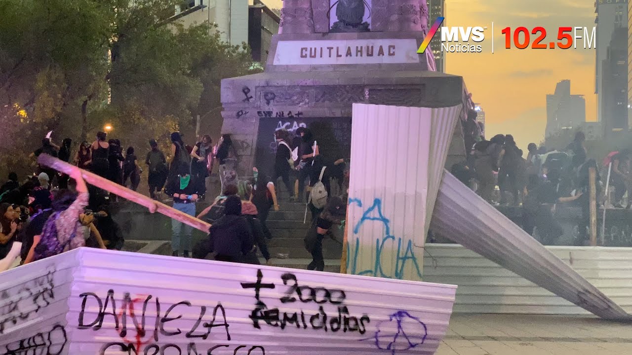 Encapuchadas causan destrozos en marcha feminista
