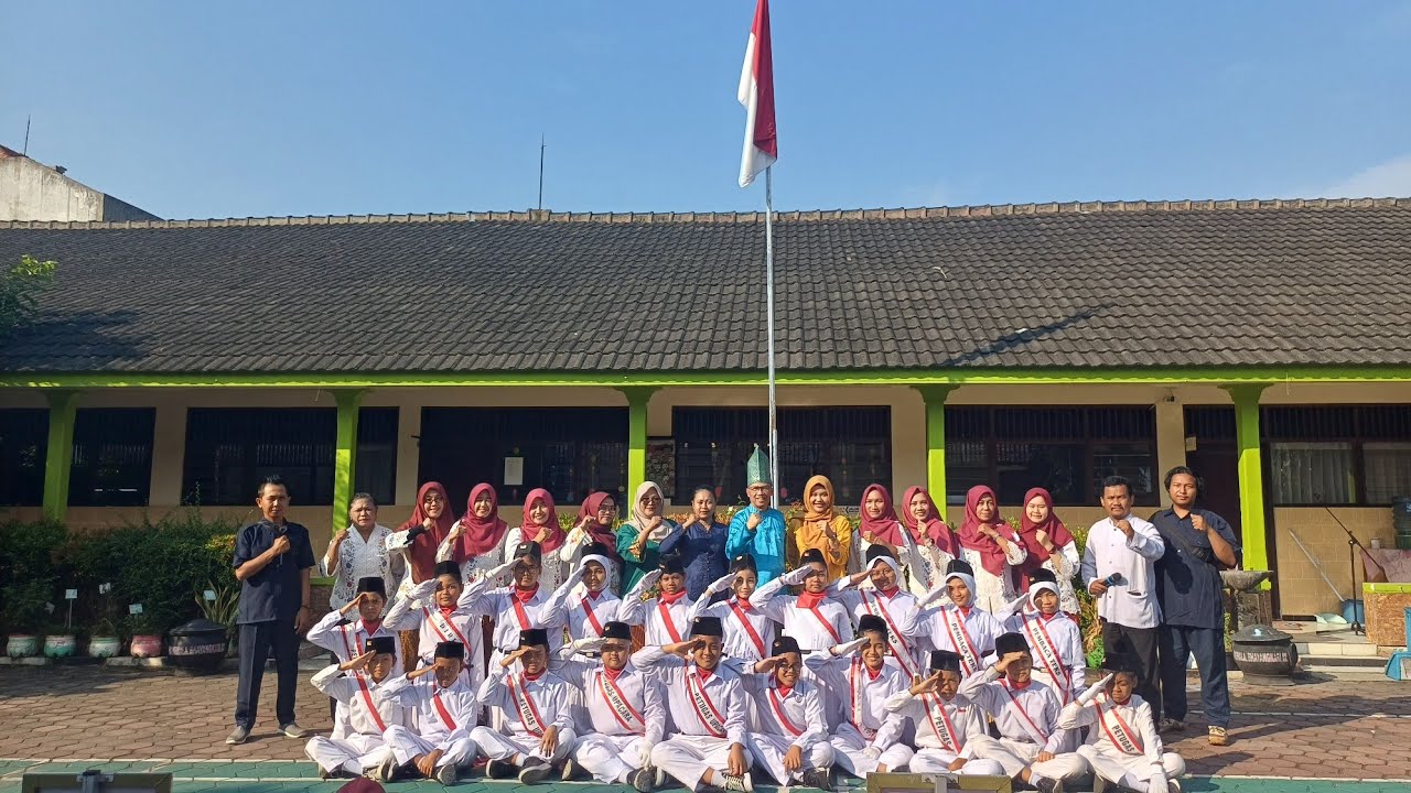 Upacara Bendera Memperingati HUT RI ke 80 Tahun