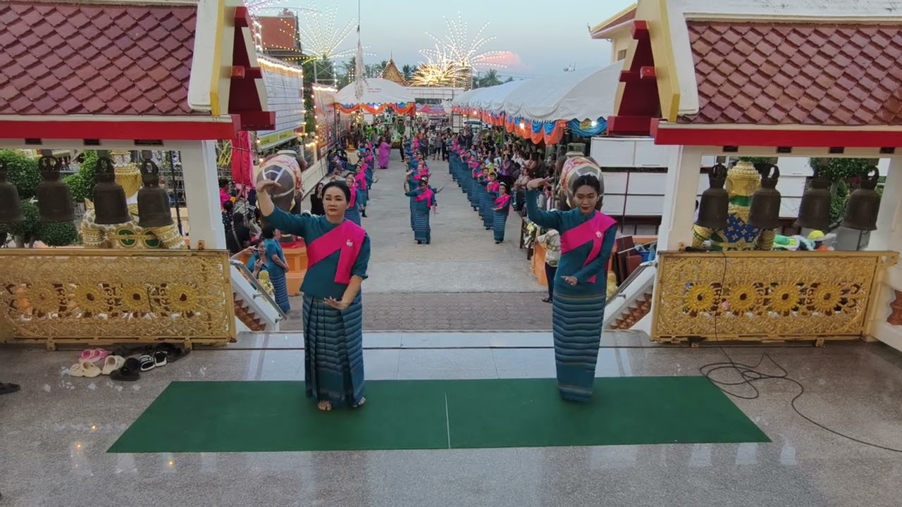# มโหรีอีสาน สตรีตาหลวง ครูผู้สอน ธนพร ไทยภักดี