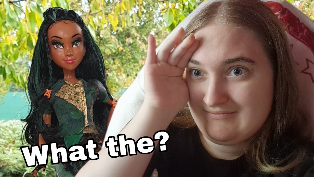 Reacting to my horrible Descendants customs when I was 13 