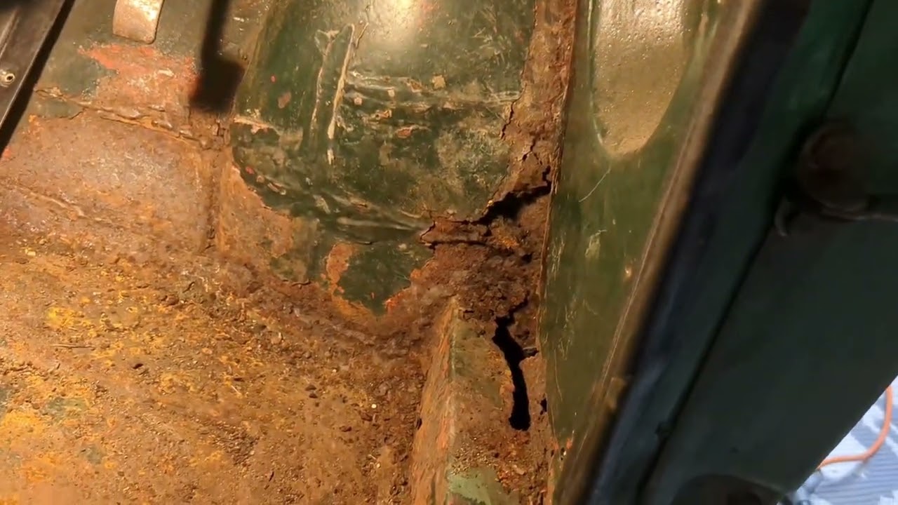 Episode 8 - starting to find the rust on my Morris Minor rebuild.