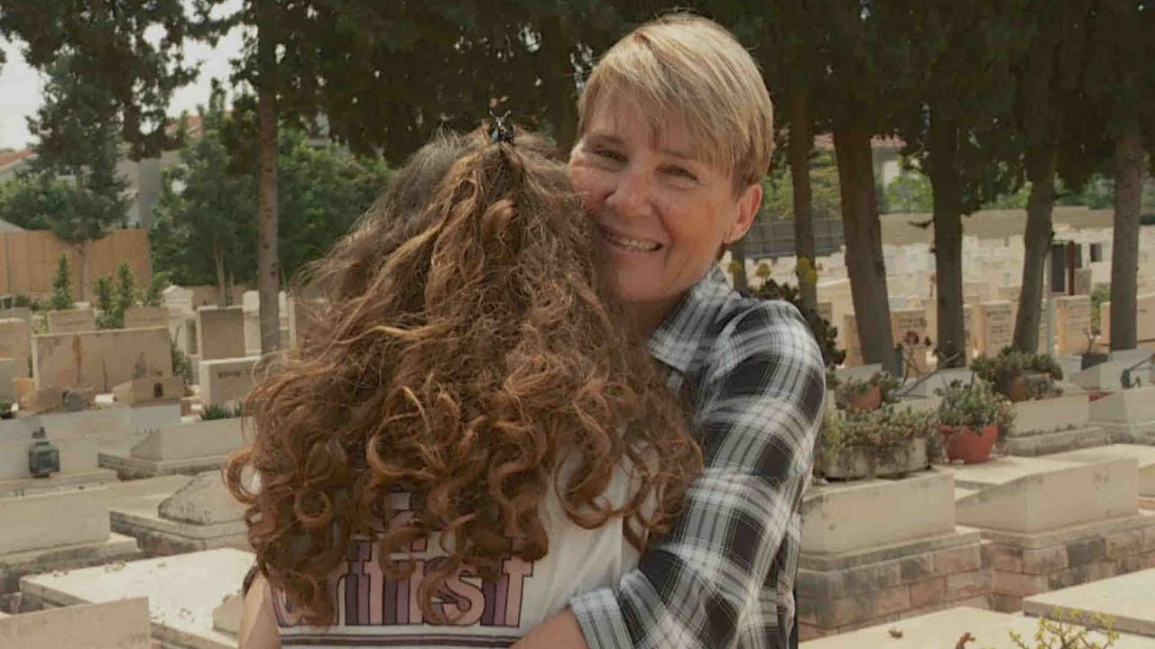 הילדה שלא יודעת איך שרדה את השואה: 