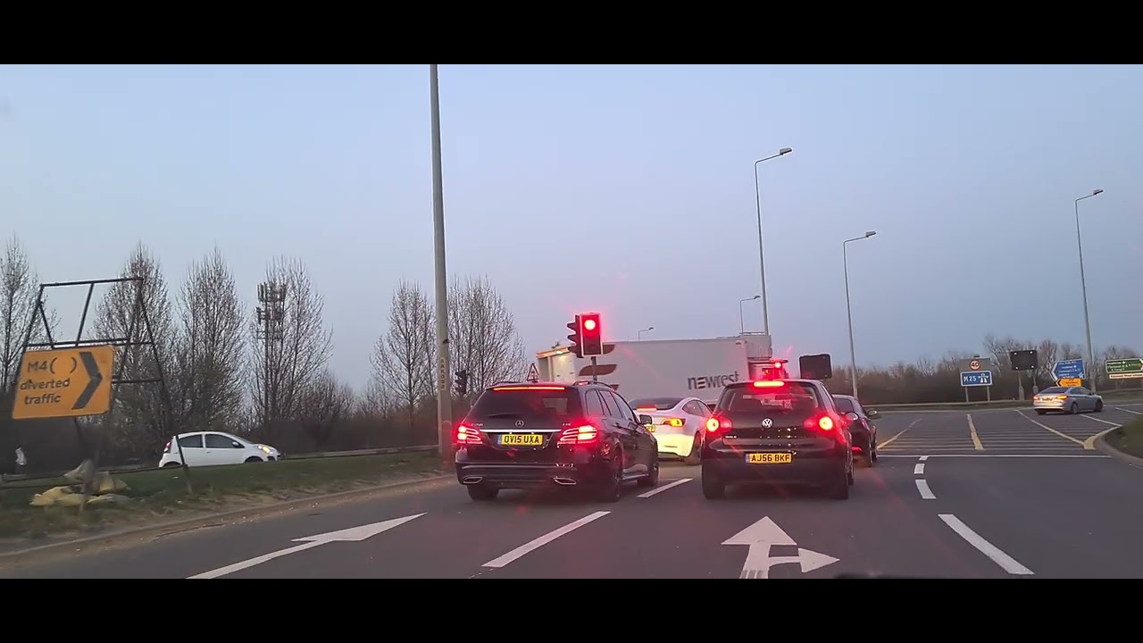 Driving on M4, M25 Motorway 🛣 Tuesday Evening