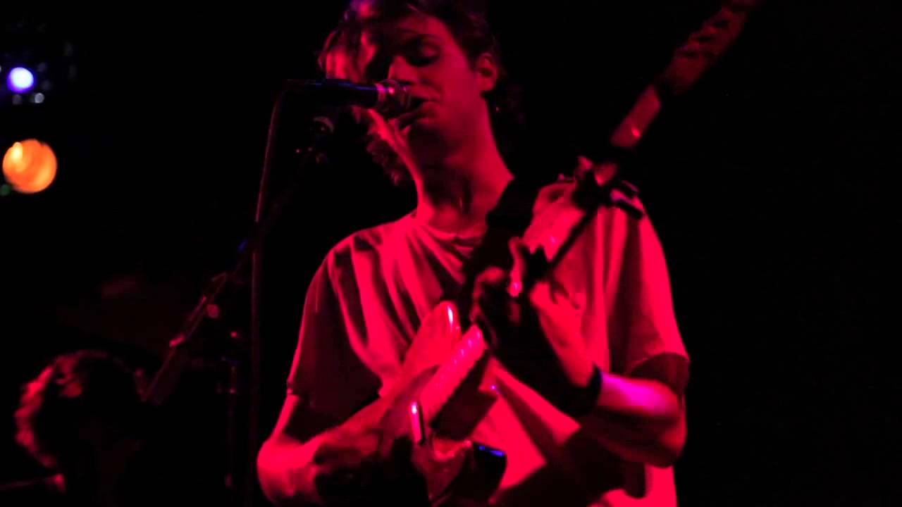MAC DEMARCO // ME AND JOHN HANGING ON