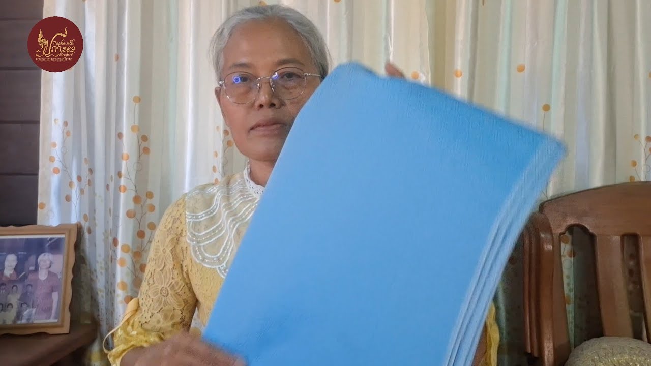 ผ้าไหมสุรินทร์ ผ้าพันคอ ผ้าคลุมไหล่ ทอยกดอก มีชายครุย ค่ะ #ผ้าไหมสุรินทร์ #ผ้าพันคอ #ผ้าคลุมไหล่
