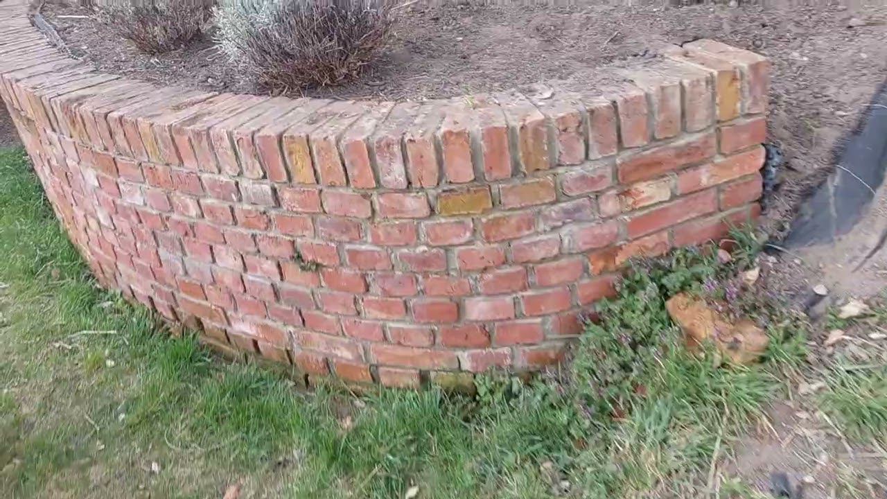Jak zabezpieczyć murki zbudowane z cegły rozbiurkowej (i nie tylko takiej)