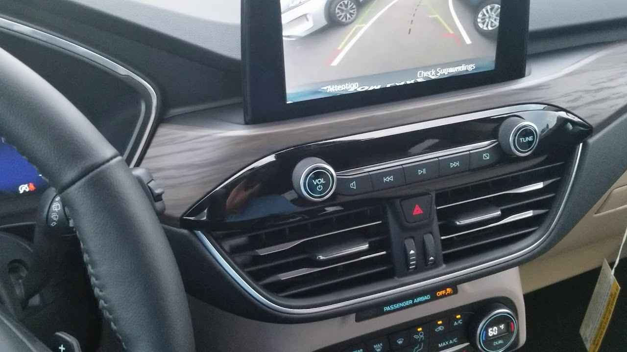 2020 Ford escape titanium self parking 2.0