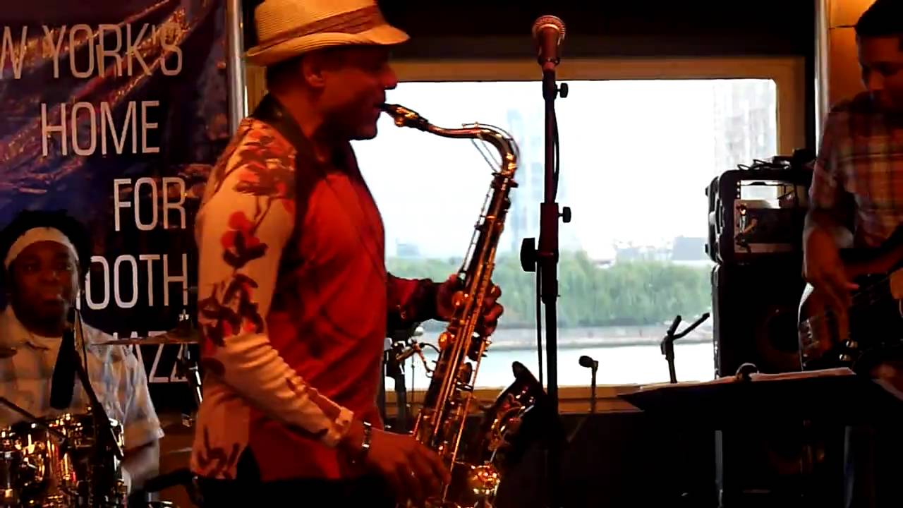 GUITAR & SAXES TOUR NYC 2010.....PETER WHITE & KIRK WHALUM
