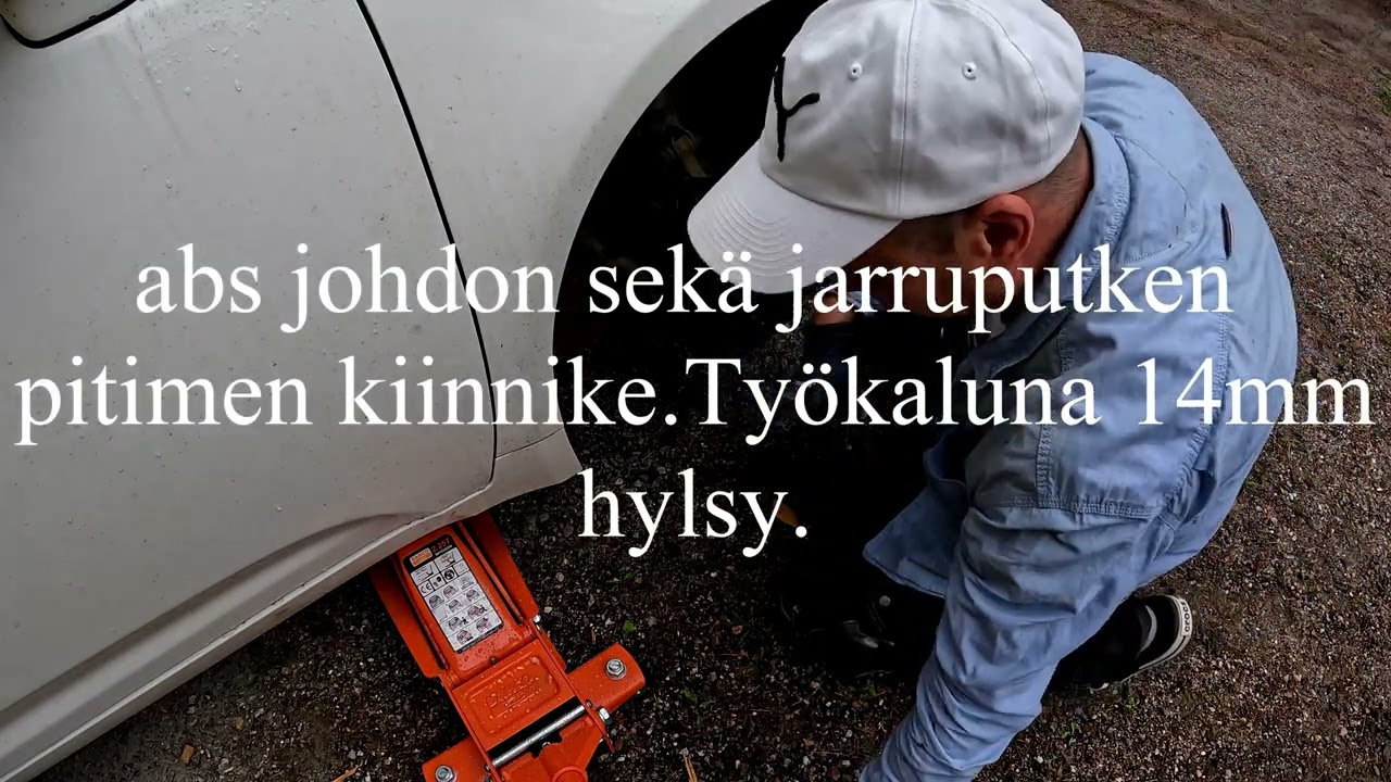 Toyota Avensis 2015 T27 oikeanpuoleisen vetoakselin vaihto.