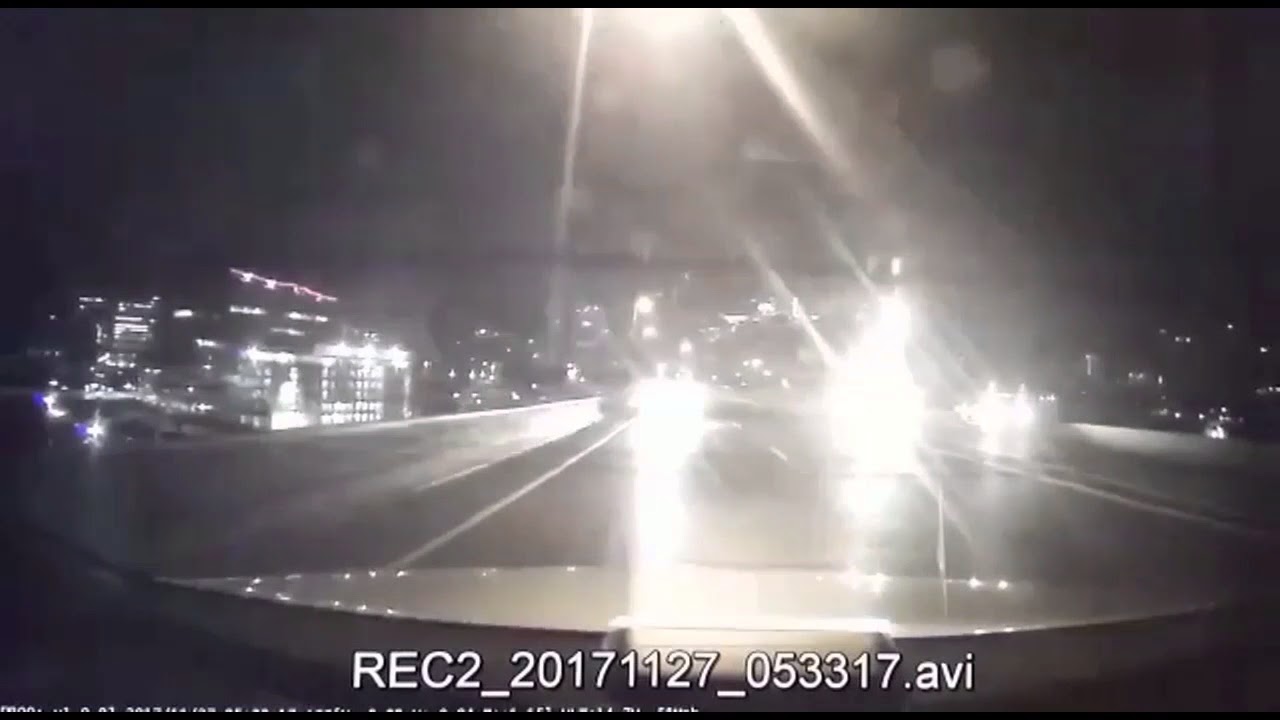 Semi truck rollover crash on Marquam bridge I-5 NB