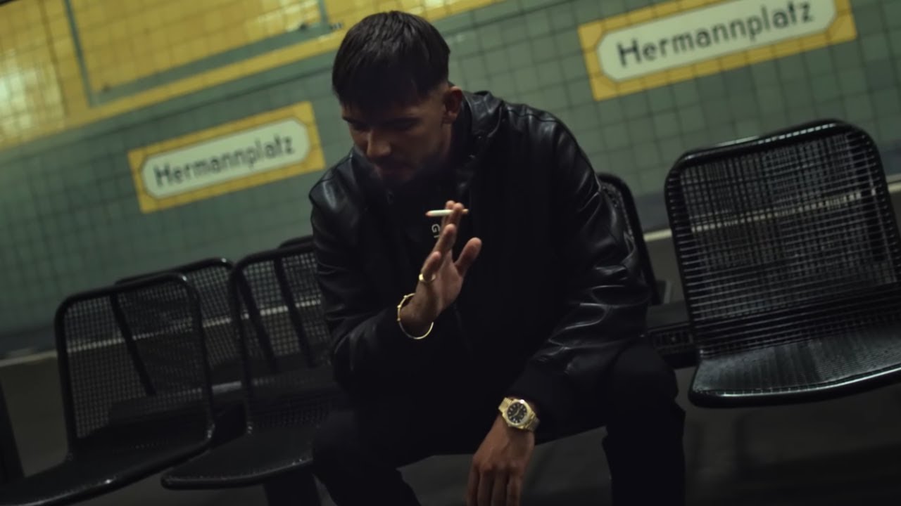Capital Bra feat. AK Ausserkontrolle - Dealer (prod. SamoGotHeat)