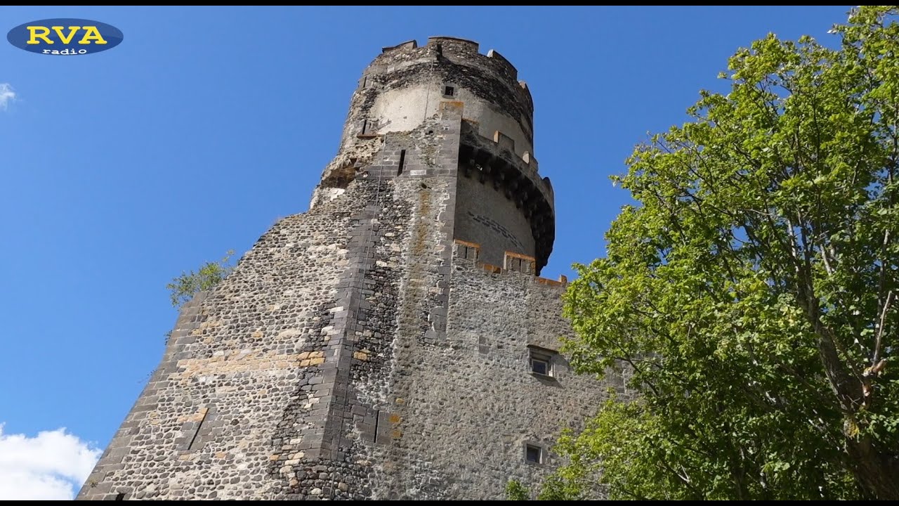 ESCAPADES EN AUVERGNE - Le Château de Tournoël, la forteresse auvergnate imprenable