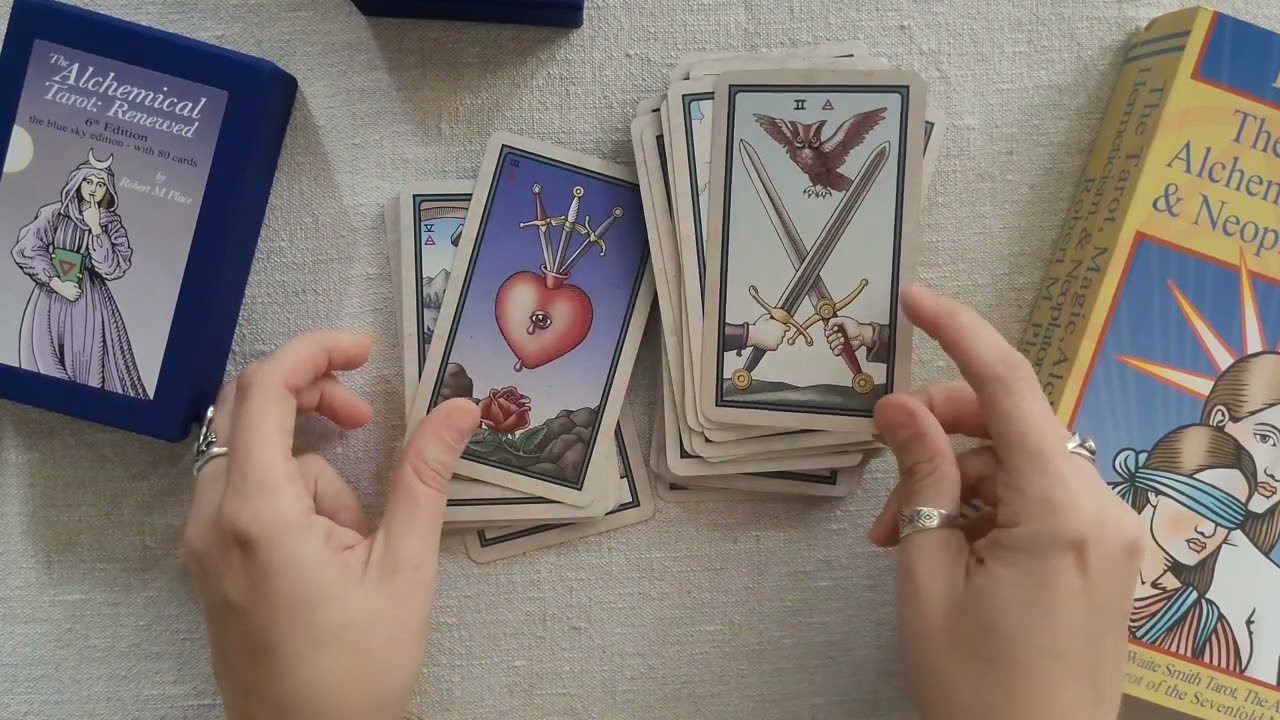 розпаковка Alchemical Tarot 6th edition і книги Роберта Плейса