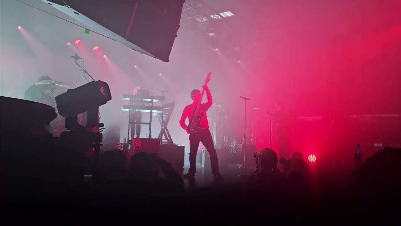 @_Faithless perform forever free at 02 academy Edinburgh 02/11/24