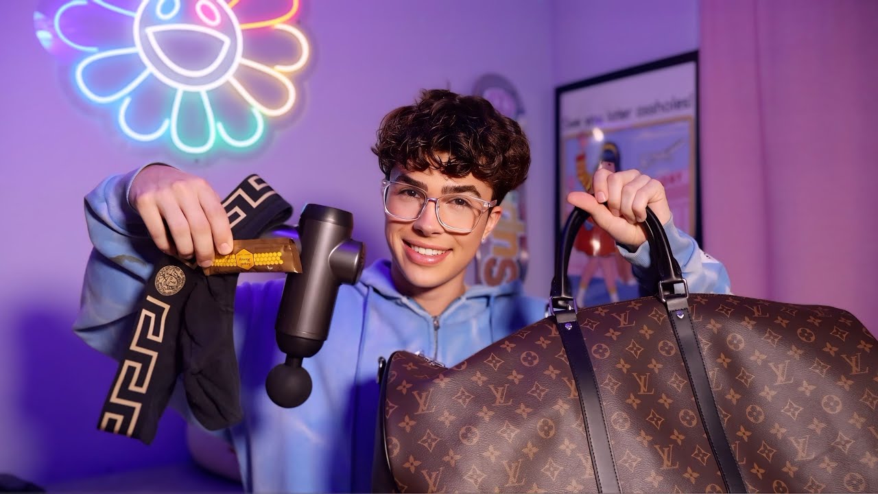 ASMR- What's Inside my Bag? 👠💸