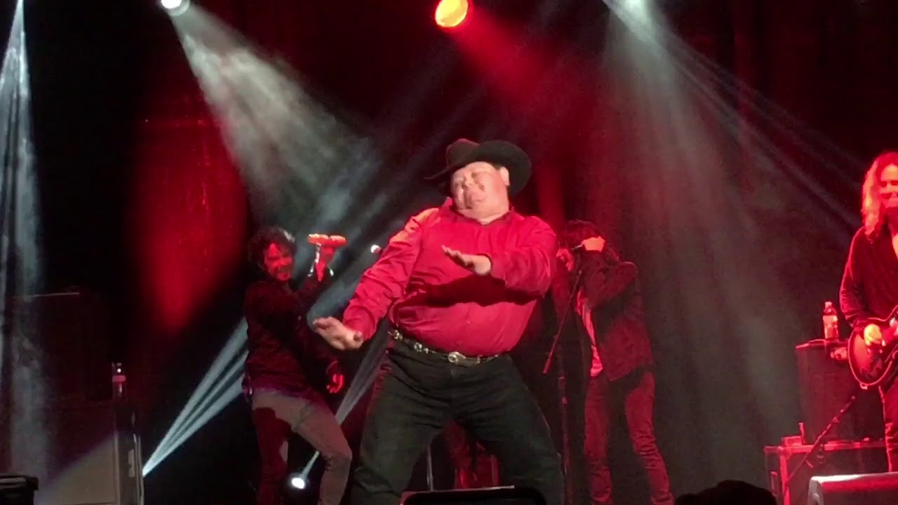 Baila Raulito Navaira - DESERT ROSE - con STING - Monterrey 2017