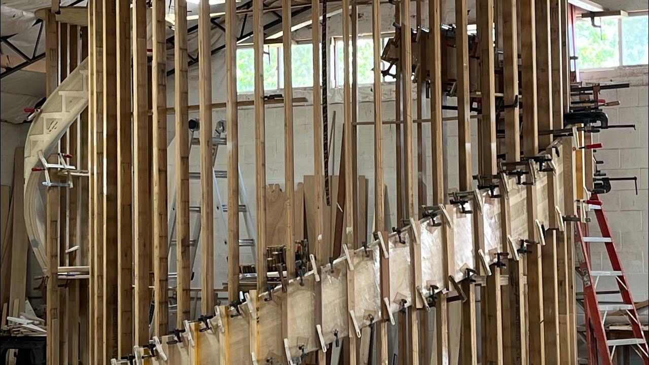 Mega 3-1/2&rdquo; thick elliptical stair stringer in less than 2 minutes. #woodworking #construction