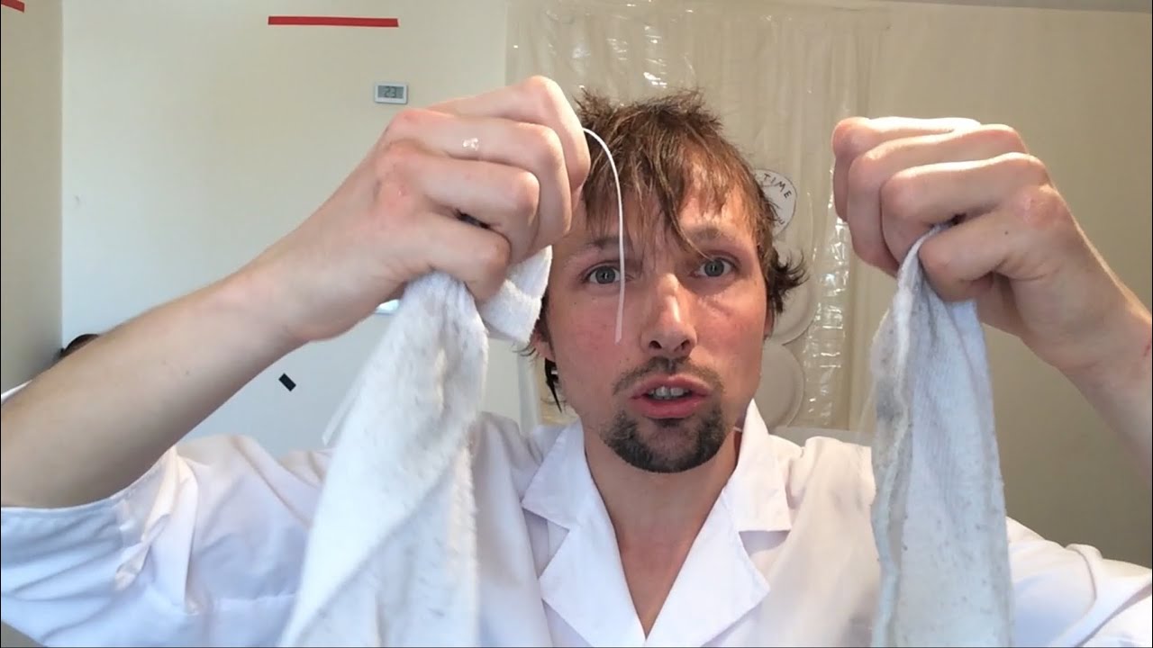 How to tell which is the right sock and which is the left sock
