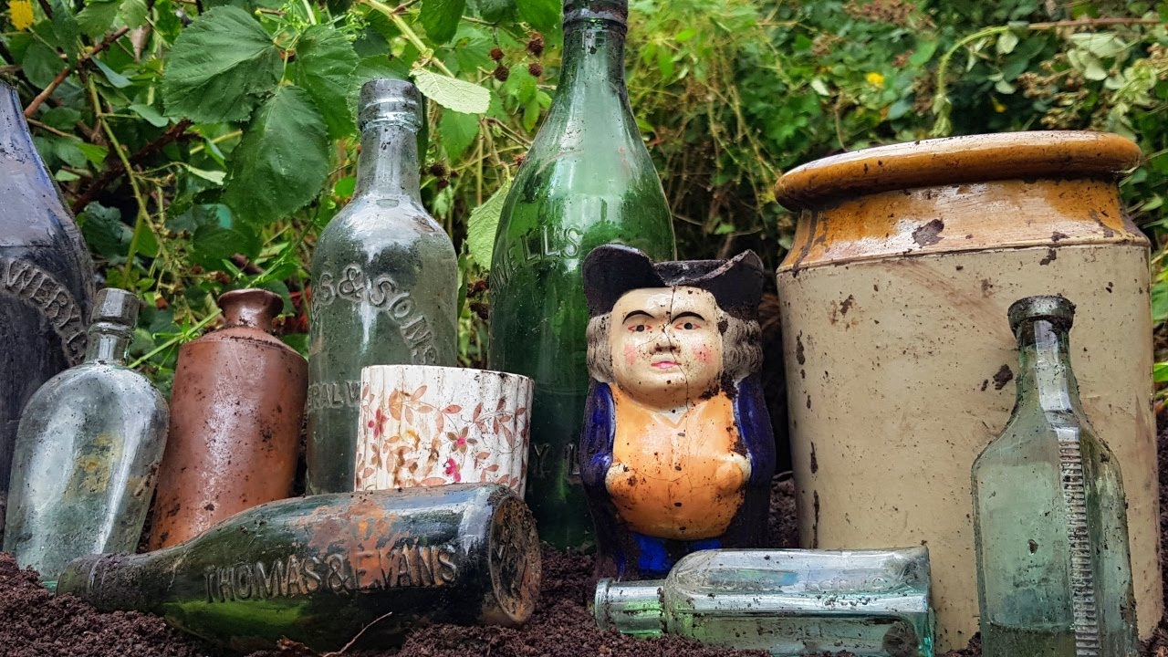 Nice JUGS! Bottle Digging UK