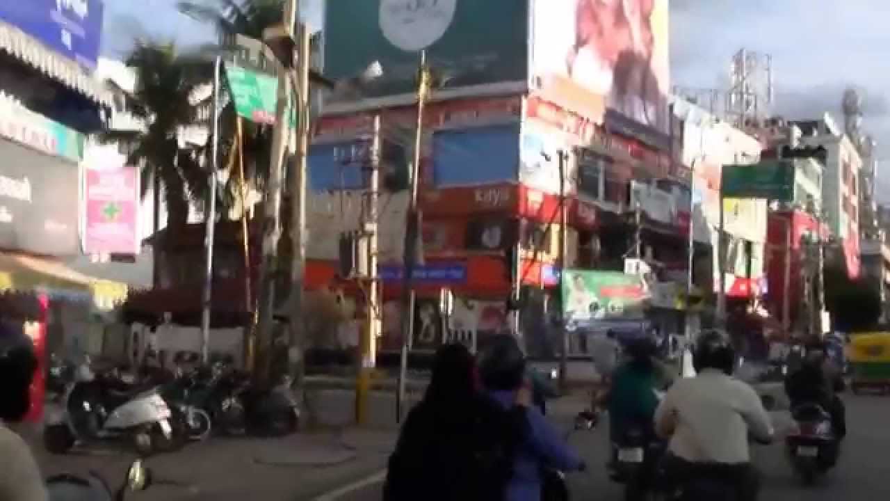 Kammanahalli Main Road in Bangalore  ಬೆಂಗಳೂರಿನ ಕಮ್ಮನಹಳ್ಳಿ ಮುಖ್ಯ ರಸ್ತೆ