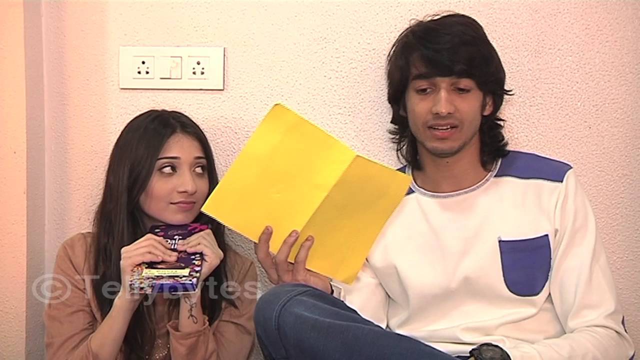 Shantanu Maheshwari and Vrushika Mehta Receive Gifts from Fans - UNCUT