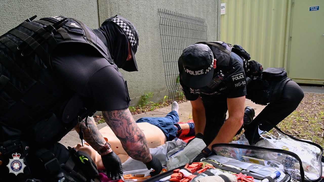 Life-saving fast aid training for Authorised Firearms Officers