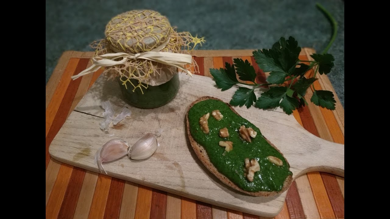 PESTO DI PREZZEMOLO AL  PEPERONCINO