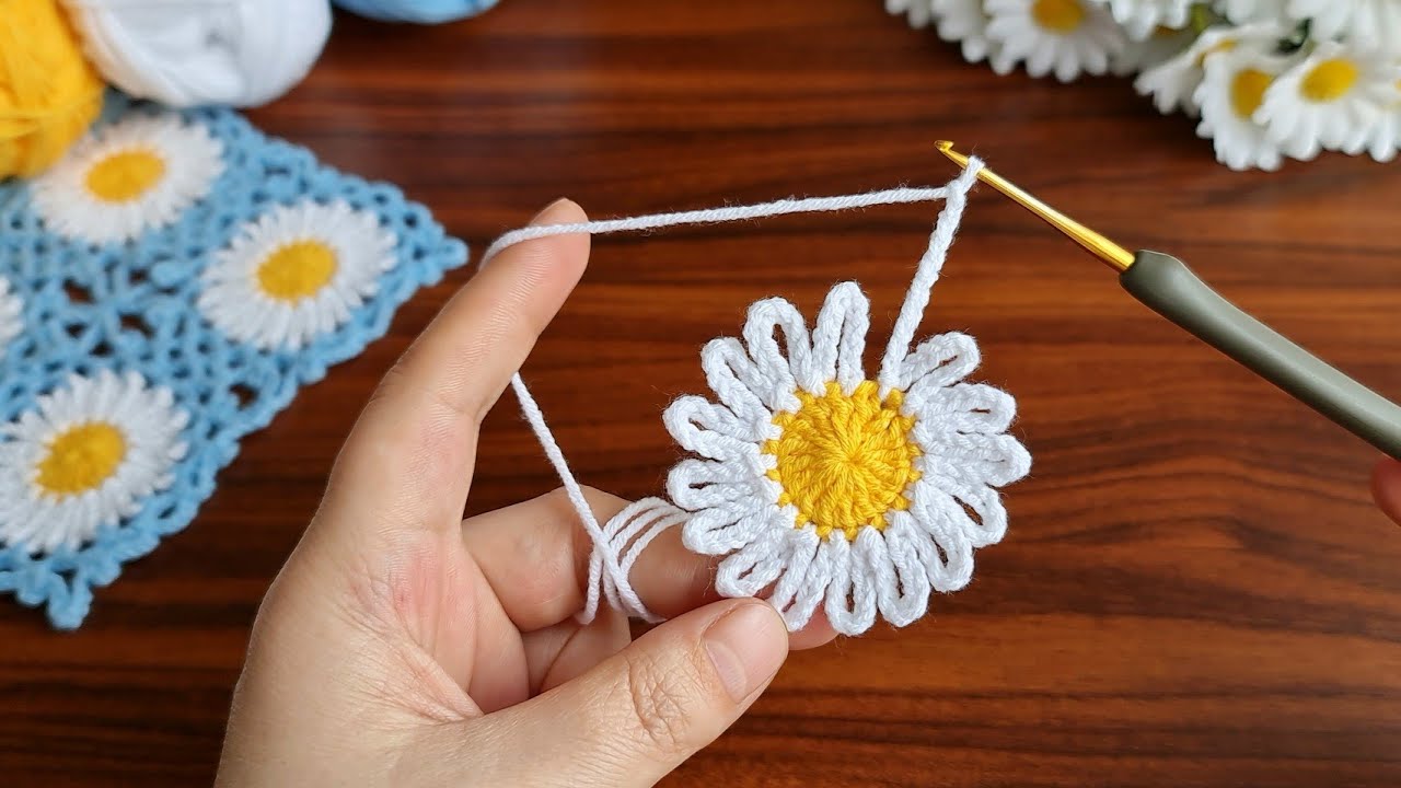 Wow!. 😇 Amazing!.. Super Easy 3D Crochet Knitting Flower  Motif - Tığ İşi Şahane Motif Örgü Modeli.