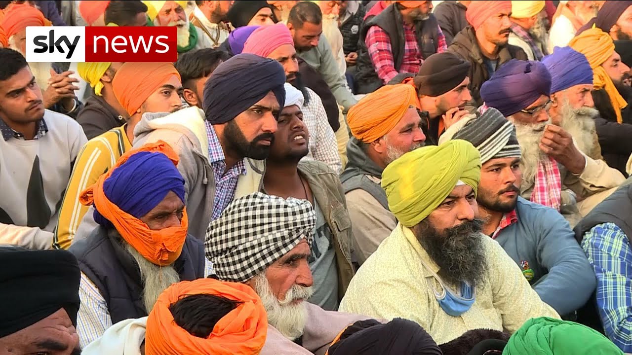 Police use tear gas on protesting farmers in India
