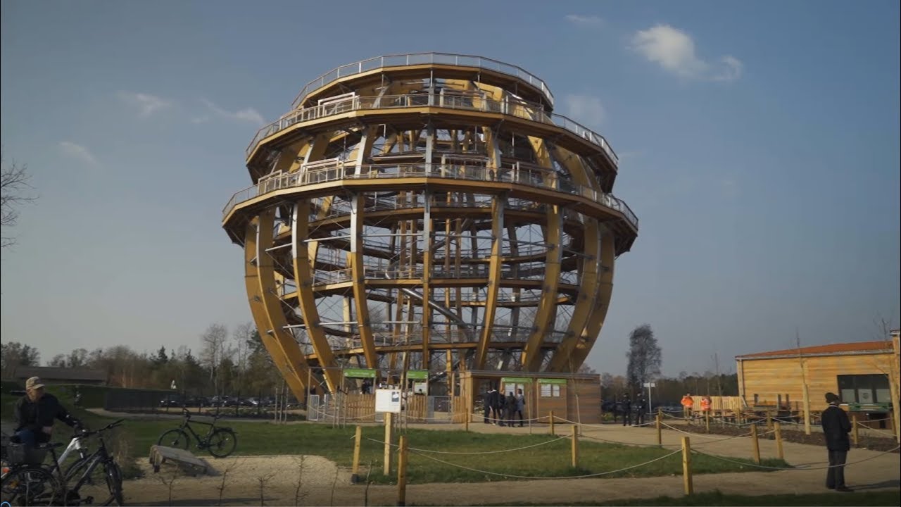 Die Erlebnisholzkugel in Steinberg am See