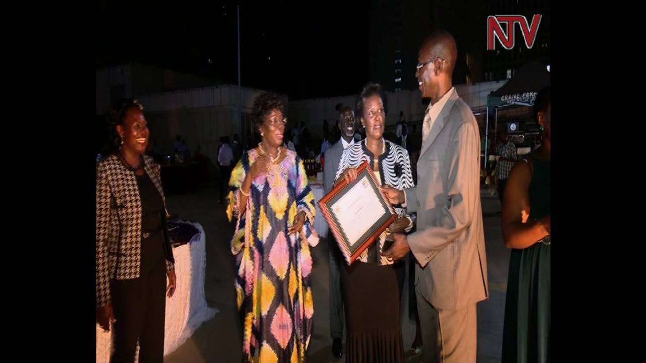 Parliament throws lavish farewell party for non-returning law-makers
