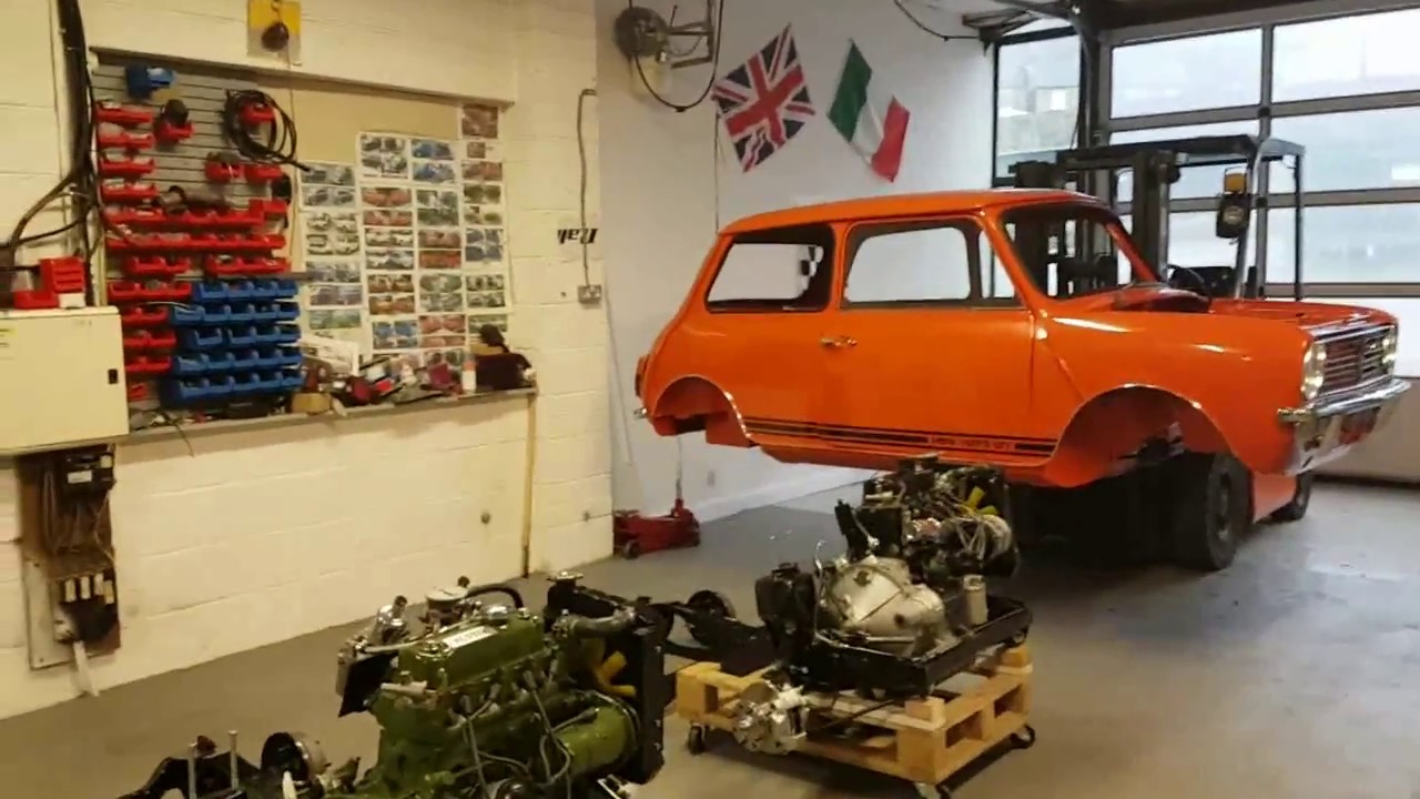 3 Classic Mini's, 3 Subrame's, 3 Engines, 3 Guys, 3 Hours!!!