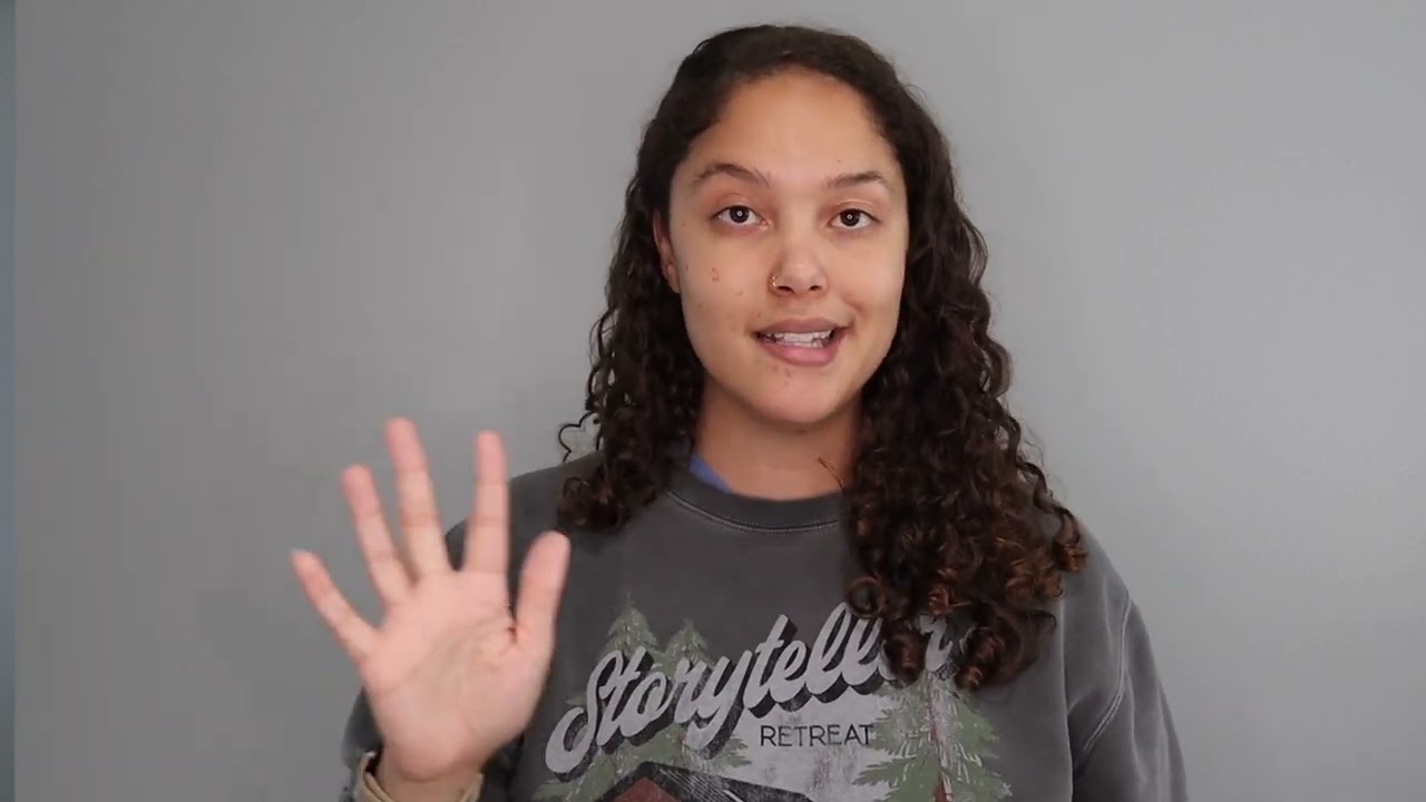 Traveling with Curly Hair - What I Packed for 1 Month in Europe