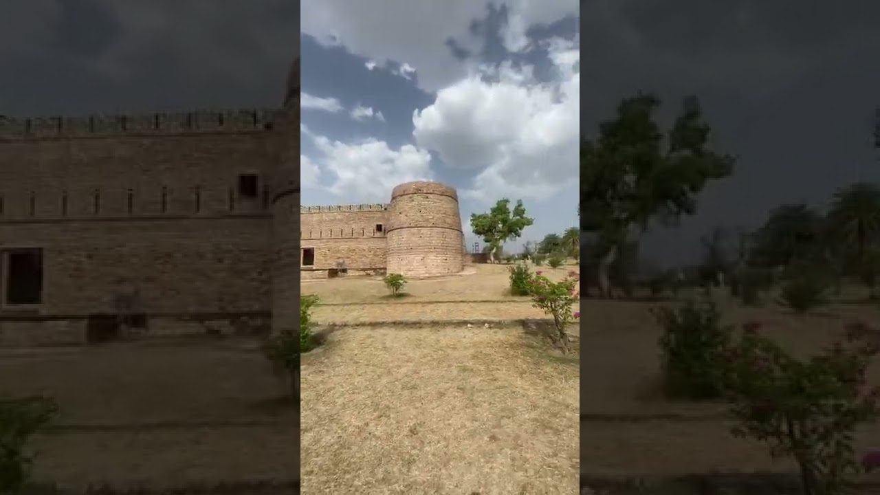 Chanderi Fort, Madhya Pradesh (India)