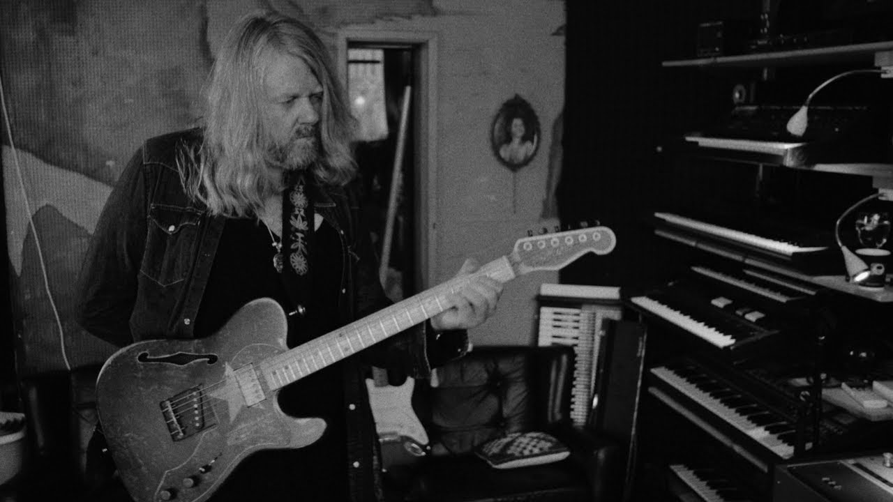 Hellbillies - Leve som ein prins (offisiell video)