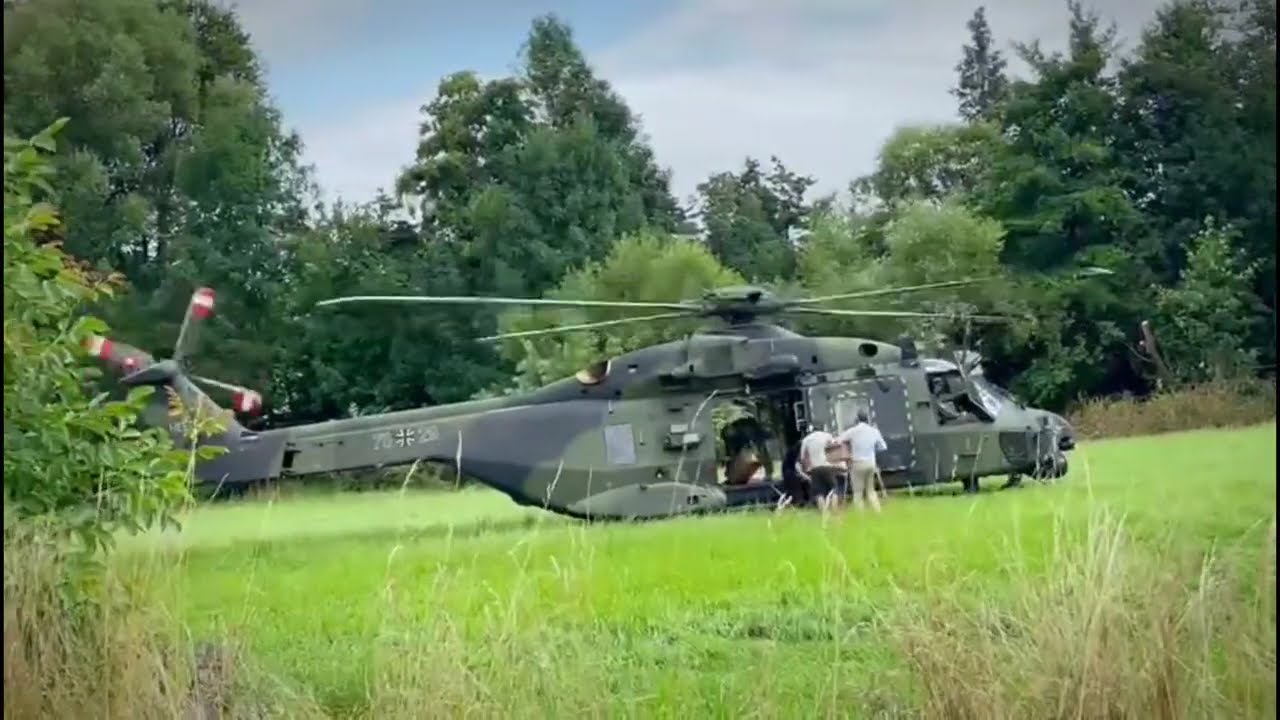 Bundeswehr Heeresflieger NH 90 Start und Landung Hilfslieferungen für Flutkatastrophe im Ahrtal