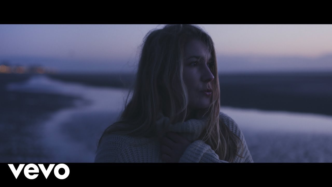 Suzane Grimm - Sainte-Hélène (Clip officiel)
