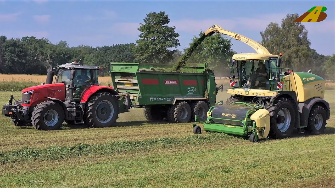 Cut & carry Kreislaufwirtschaft - Kleegras mähen & als Dünger ausbringen biologische Landwirtschaft