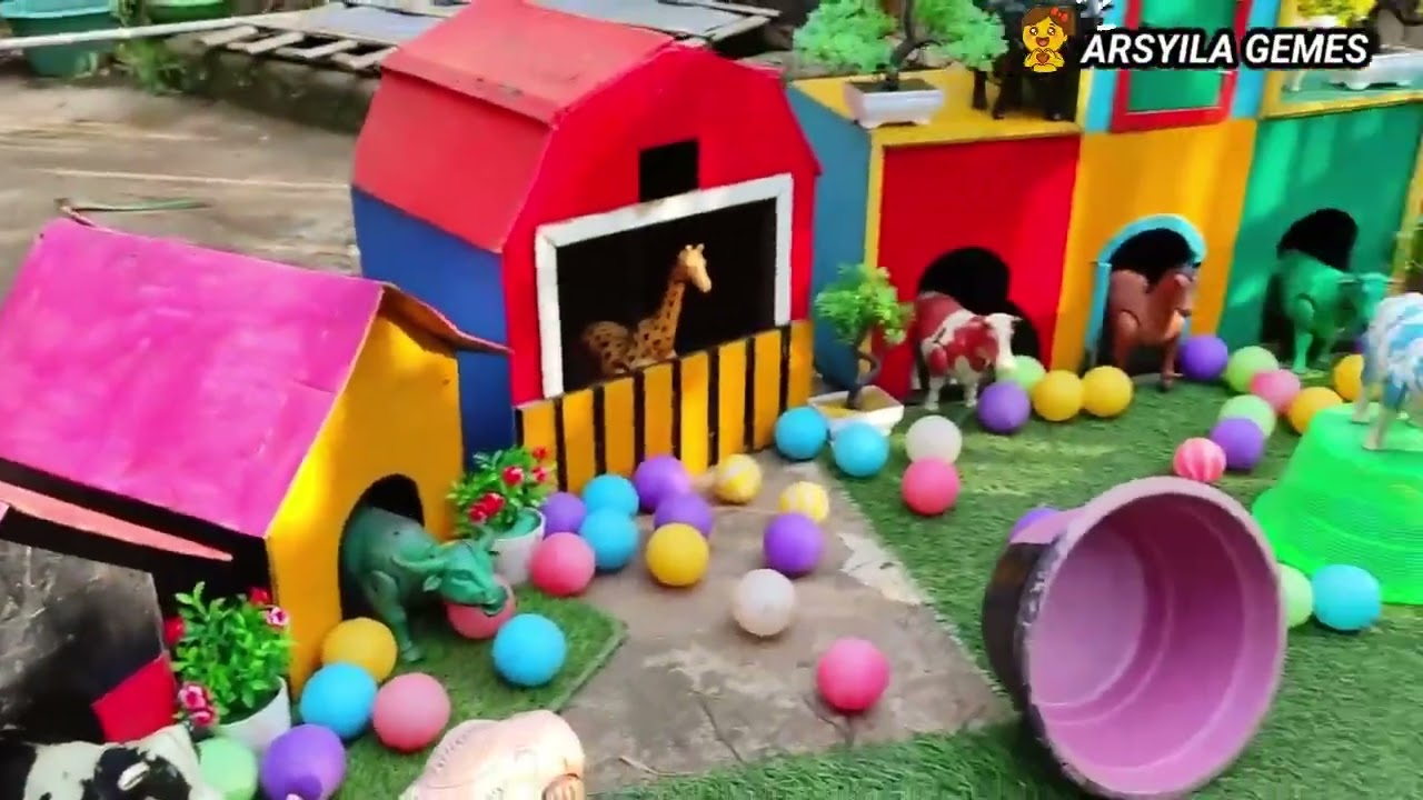 Ayam rainbow , ayam pelangi , angsa kelinci lucu, sapi pelangi ,ayam warna warni di peternakan
