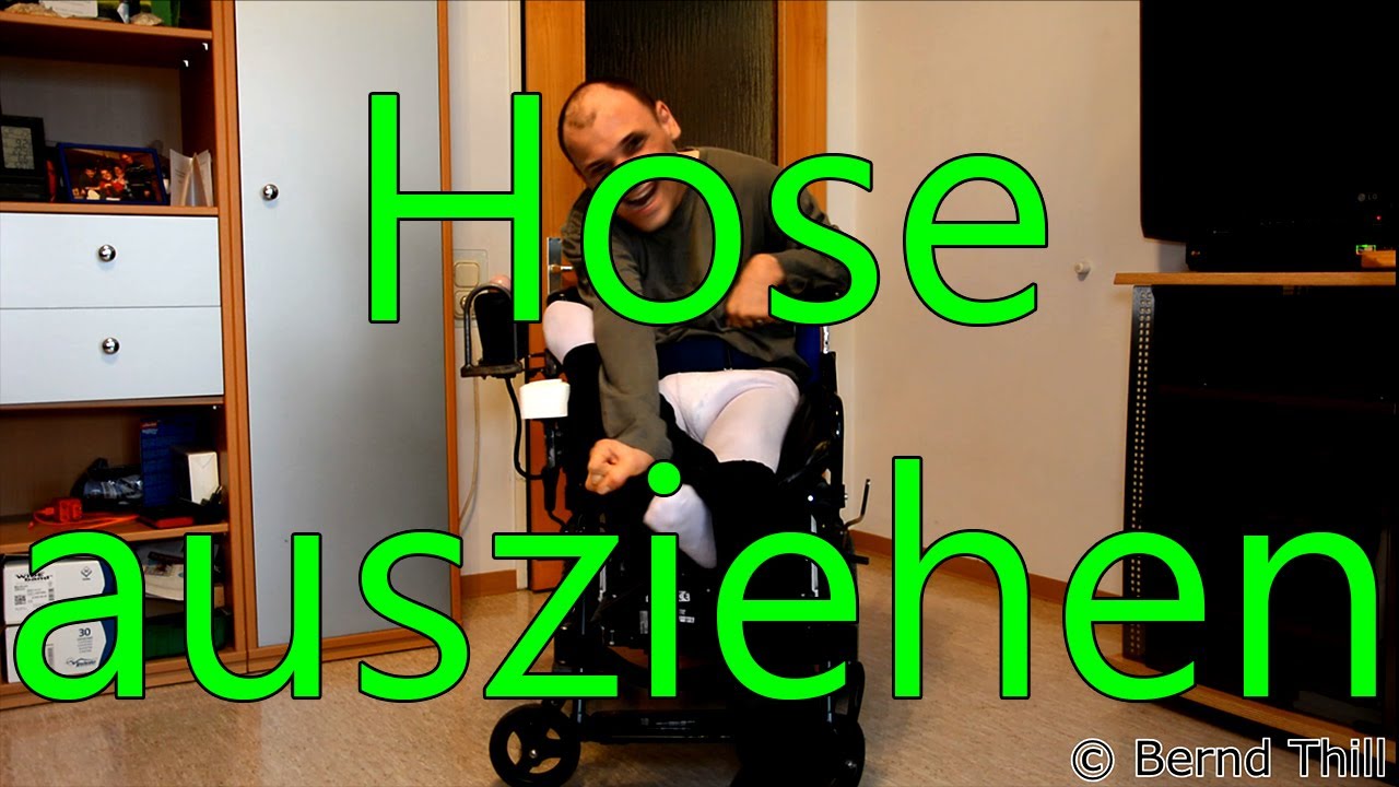 Mit Spastik Hose ausziehen | Eine Hose im Rollstuhl ausziehen