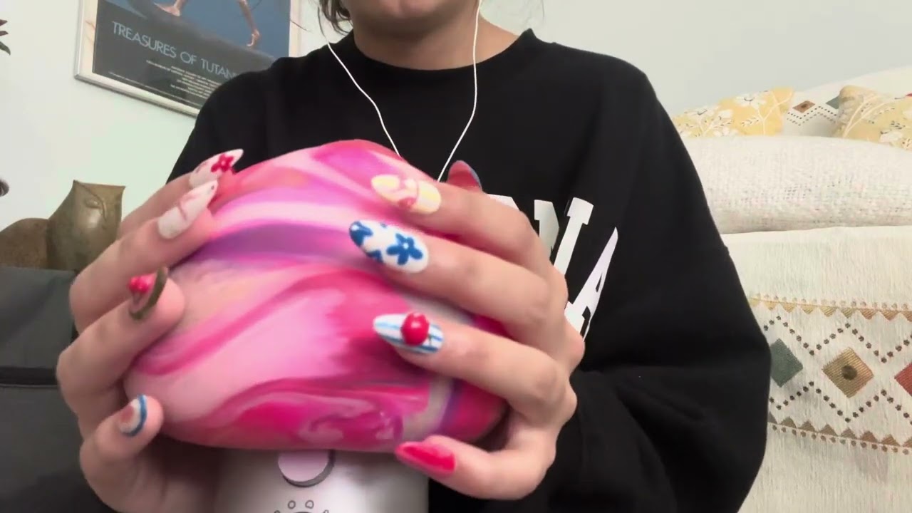 ASMR triggers on the mic ! (mic scratching + more)