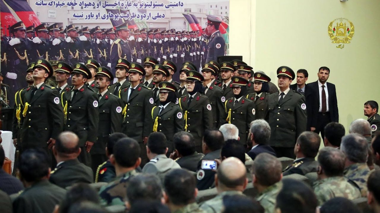 اجرای ترانه در مراسم نهمین دور فراغت افسران  پوهنتون ملی دفاع مارشال فهیم