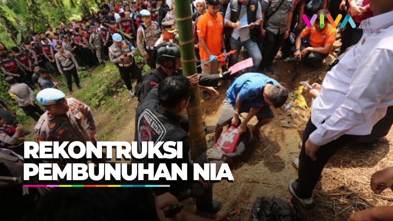 Sorakan Ratusan Warga Saat Rekonstruksi Pembunuhan Nia Penjual Gorengan